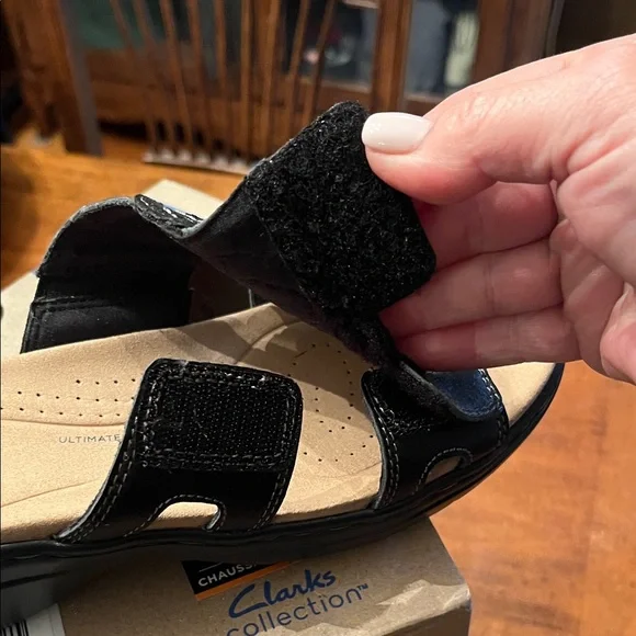 NEW Clarks Black Floral Embellished Mules - Picture 6 of 6